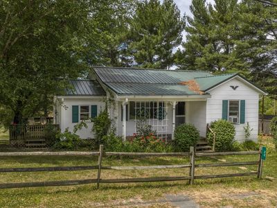 22 Conifer Ln