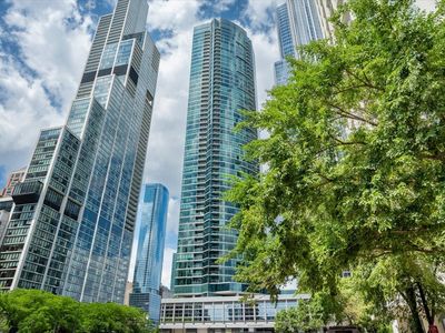 1201 S Prairie Ave APT 803