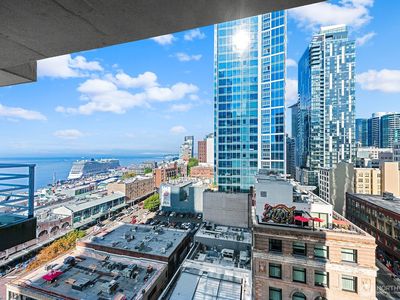 1415 2nd Avenue #1503