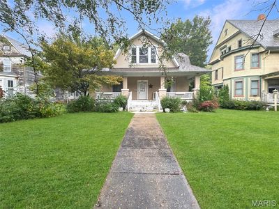 247 W Main St