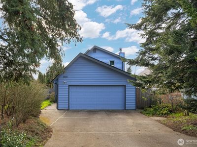 2825 St. Clair Street