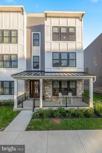 322 W Squire Dr