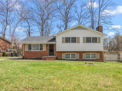 3005 Twin Lakes Dr