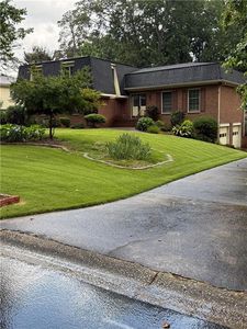 2711 Kenwood Dr