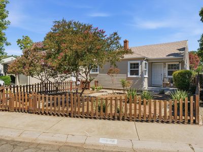 5433 8th Ave