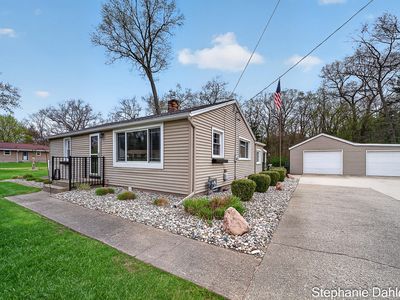 1662 N Roberts Rd