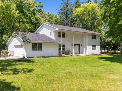 53 MEADOWBROOK COURT