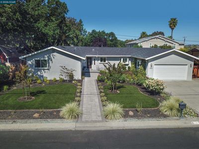 3006 Woodlawn Dr