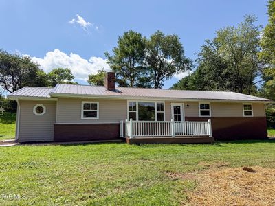 240 Crestwood Dr
