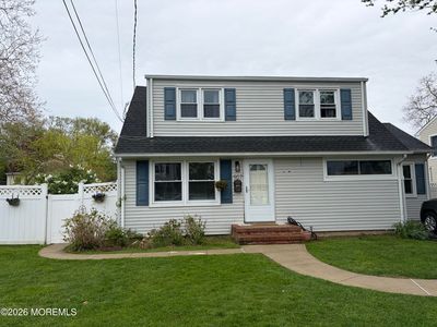 907 Woodcrest Drive