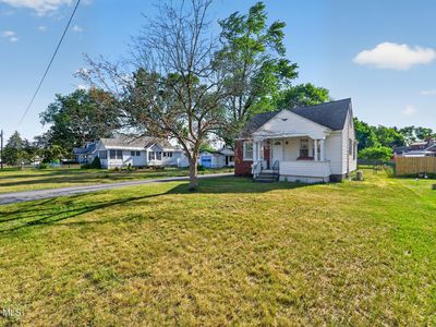 77 Oakdale Avenue