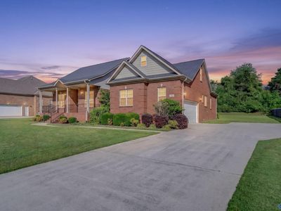 230 Twin Lakes Dr