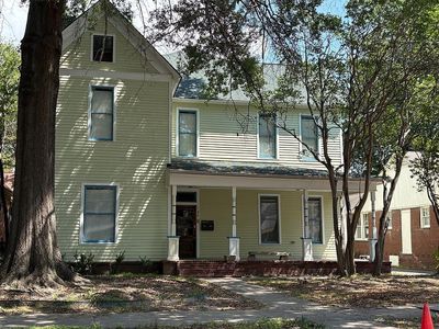 215 W 5th St