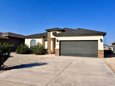 3814 Honeysuckle Dr