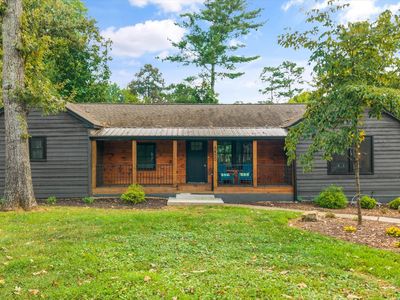 8400 Woodbrook Dr