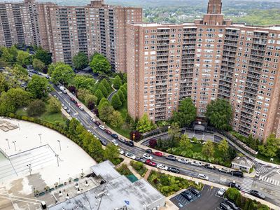 5700 Arlington Avenue #22B