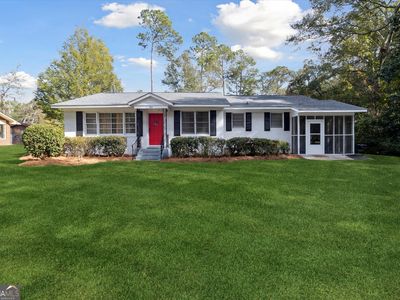 706 N Main St