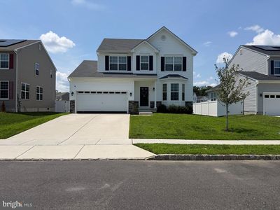 8 Cayuga Way