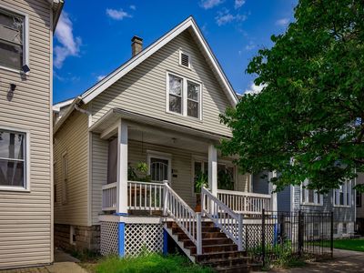 640 W 44th St