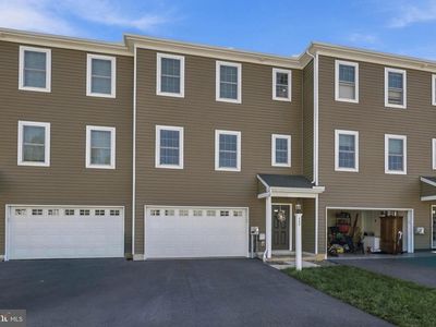111 Meadowbrook Ln