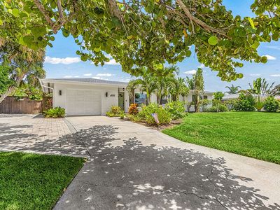 2609 Hibiscus St