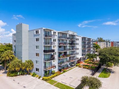 12500 NE 15th Ave APT 306