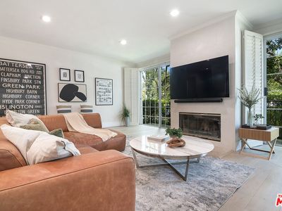 458 N Oakhurst Dr APT 104