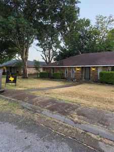 1033 Shadywood Ln