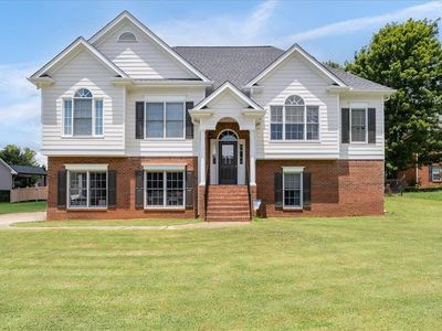 16 Berkshire Dr NW