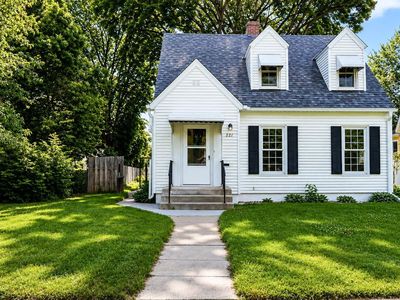 221 9th Ave N