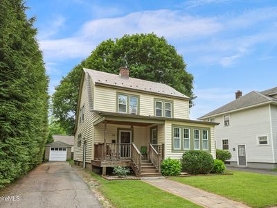 23 Easton Ave