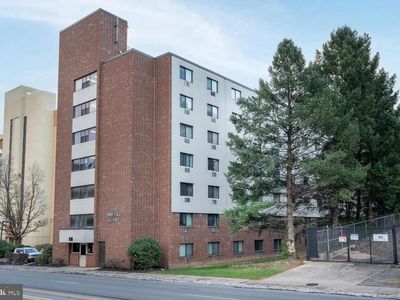 616 E College Ave APT 102