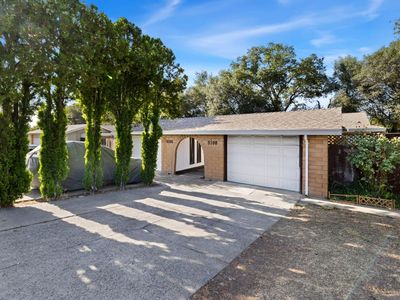 5390-5388 Elsinore Way