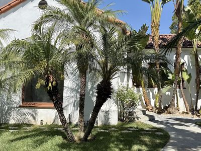 118 N La Peer Dr
