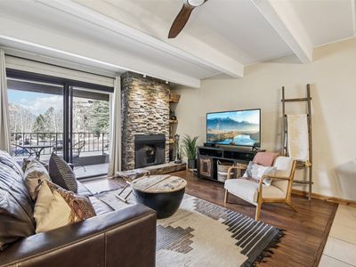 220 E La Bonte St #210