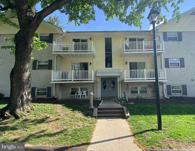 5 Warren Lodge Ct APT 2A