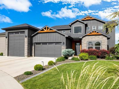 18119 N Fallspring Pl