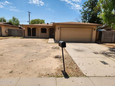 2833 W Marlette Ave