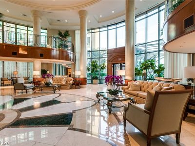 1 Hughes Center Dr Unit 501