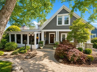 302 Graham St