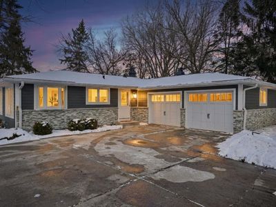 293 Meadowside COURT