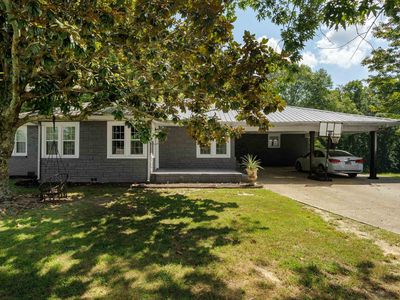 8352 Highway 17