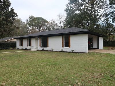 200 Brentwood Ave