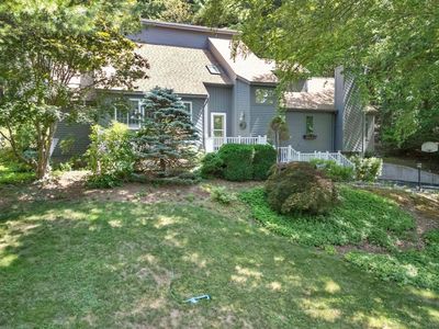 80 Greentree Drive