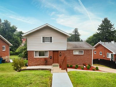 134 Queenston Dr