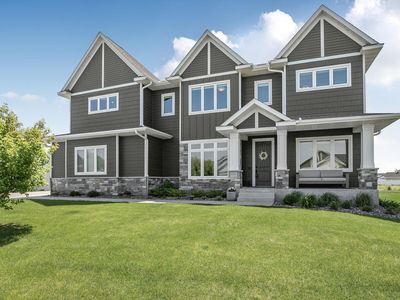 2027 Sandstone Loop N