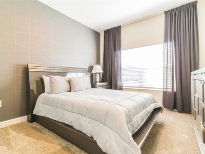 8943 Cabot Cliffs Dr