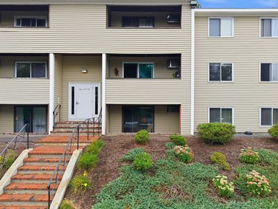 129 Quaker Hwy