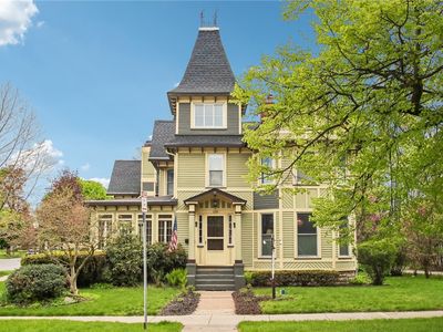 320 Main St