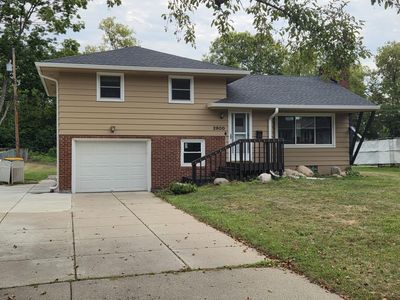 2800 Quebec Ave N